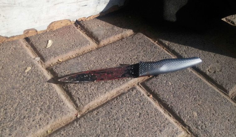 הסכין שאיתה בוצע הפיגוע. צילום: דוברות המשטרה