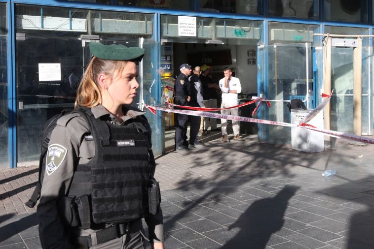 זירת פיגוע הדקירה בירושלים. צילום: מרק ישראל סלם