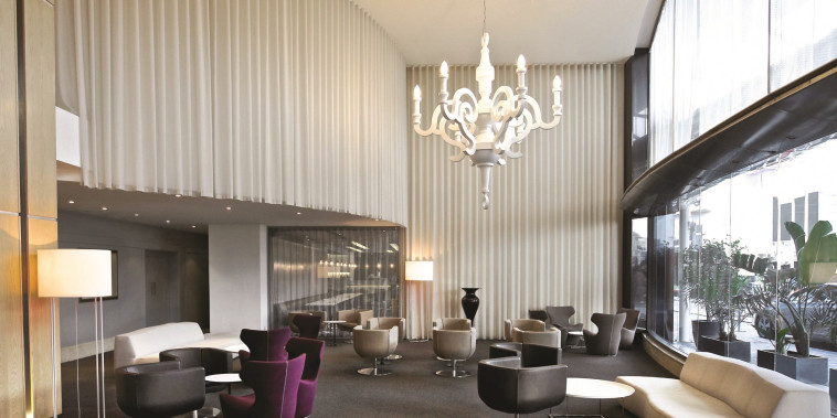 בסמוך לשדרת חיי הלילה. המלון InterContinental Malta במלטה. צילום: &quot;איילה נסיעות&quot;