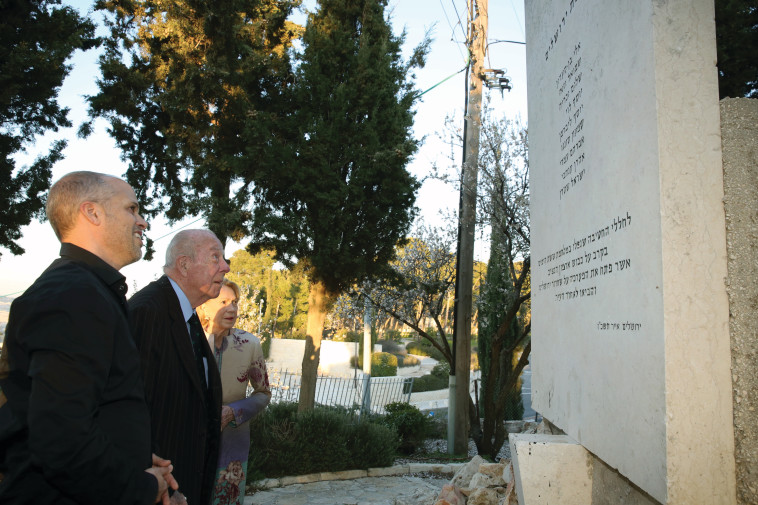 שולץ עם נדב הבן של יוסף. צילום: עודד אנטמן