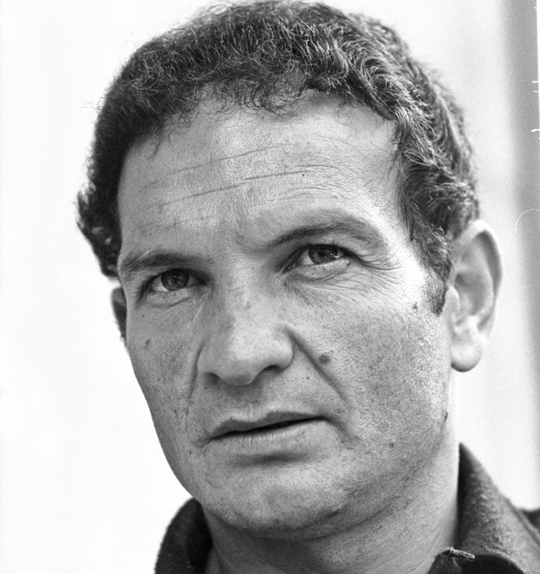 שייקה אופיר. צלם: הנס פין, לע&quot;מ 