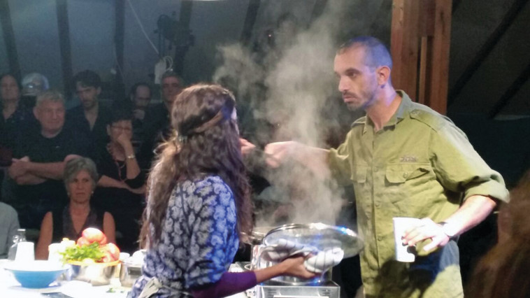 מוראד חסן - יוליה - צילום יונתן שוורץ מוראד חסן - יוליה - צילום יונתן שוורץ
