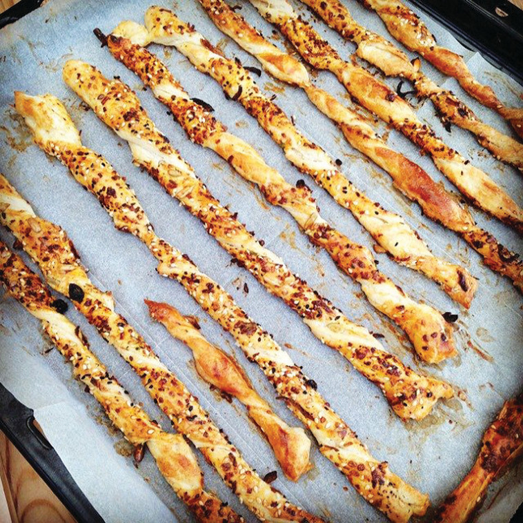 מקלות מלוחים ומתובלים. סגנון וצילום: פסקל פרץ רובין