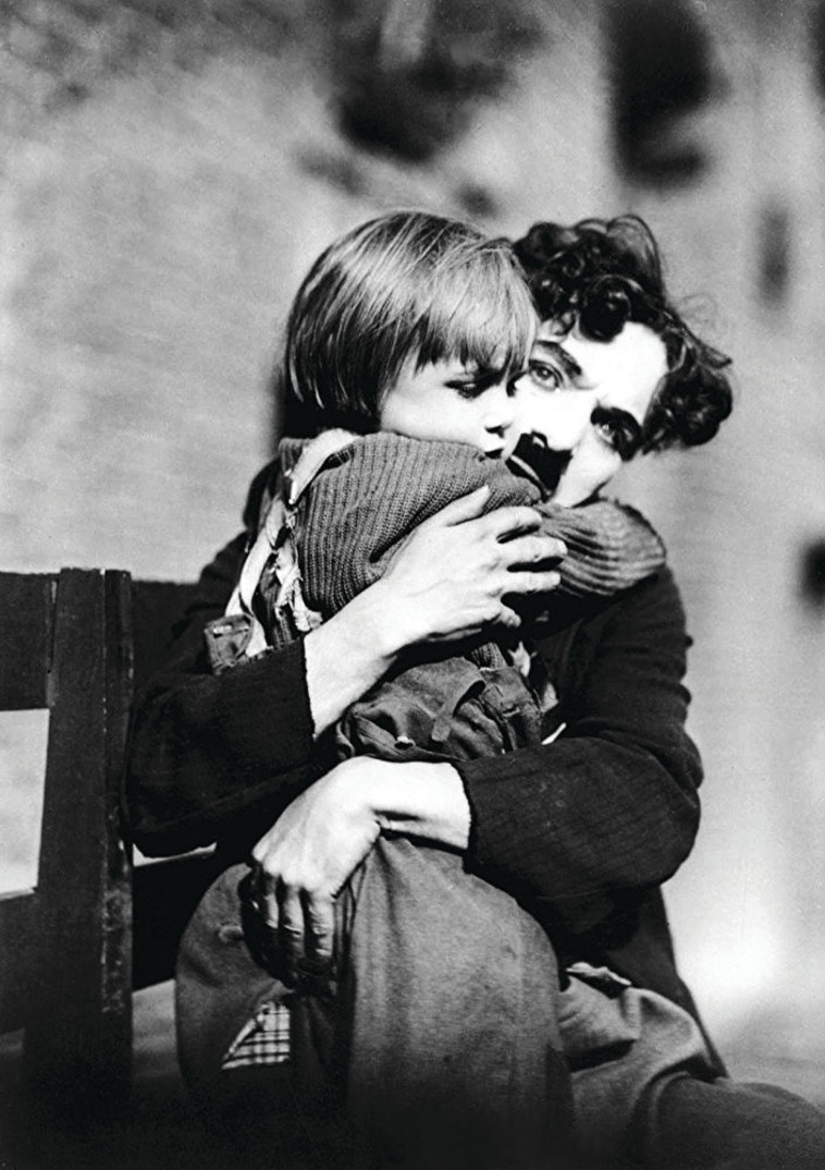  צ'רלי צ'פלין, &quot;הנער&quot;, 1921.  IMDB 