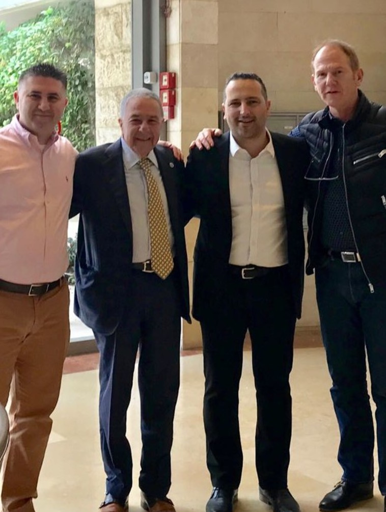 השלמה עסקת המכירה, היום. צילום: יח&quot;צ