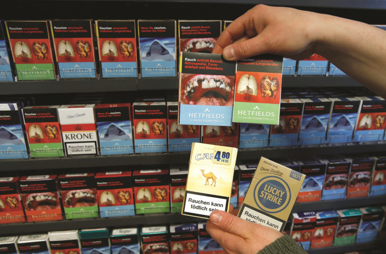 קופסאות סיגריות בגרמניה. צילום: רויטרס