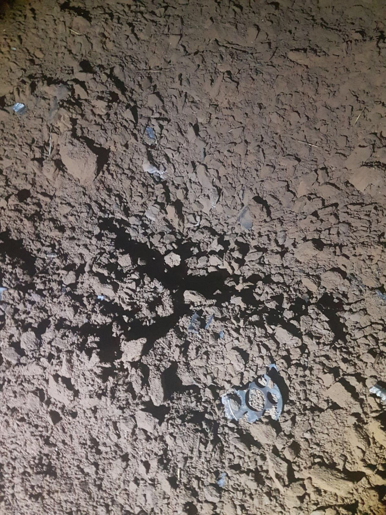 אזור נפילת הרקטה. צילום: דוברות מועצה אזורית אשכול