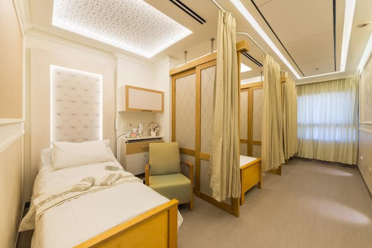 חדר לידה בבית החולים מעייני הישועה. צילום: דוברות מעייני הישועה