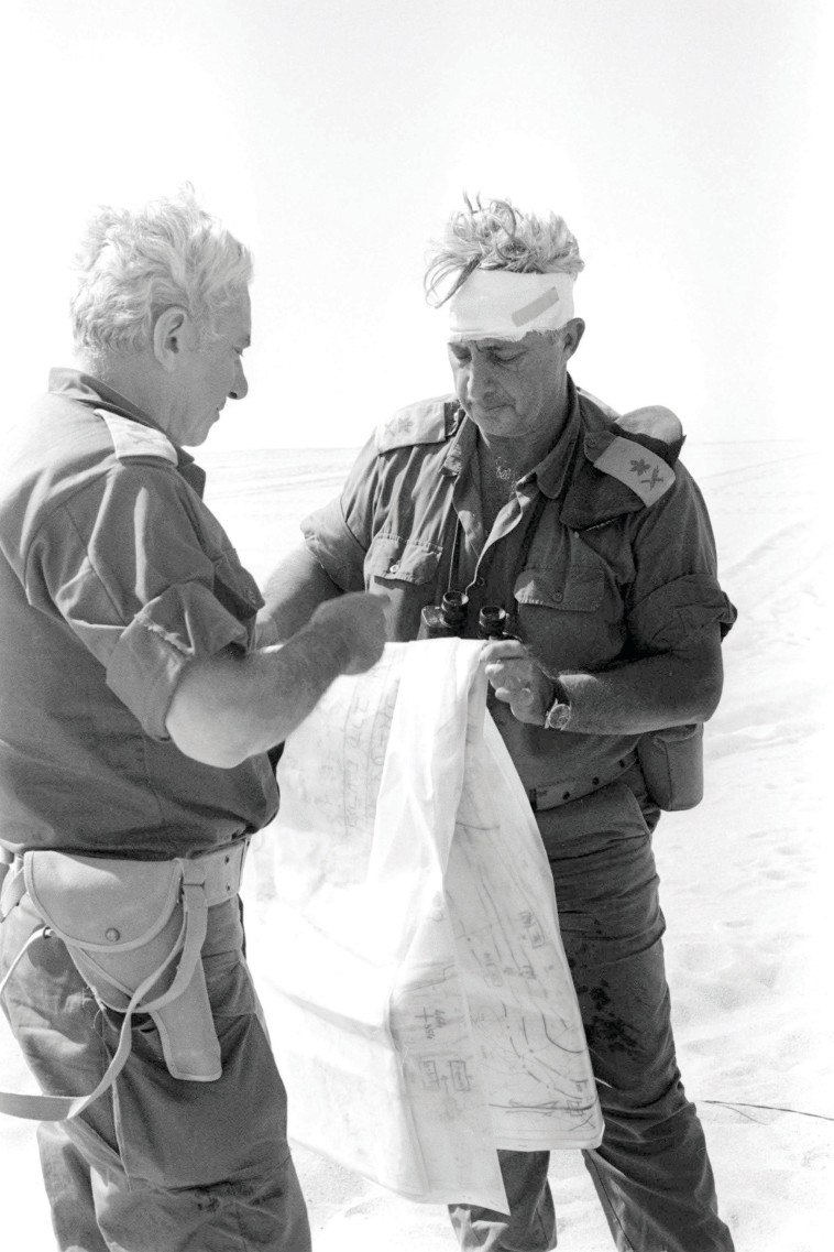 שרון עם בר לב במלחמת יום כיפור. צילום: פלאש 90