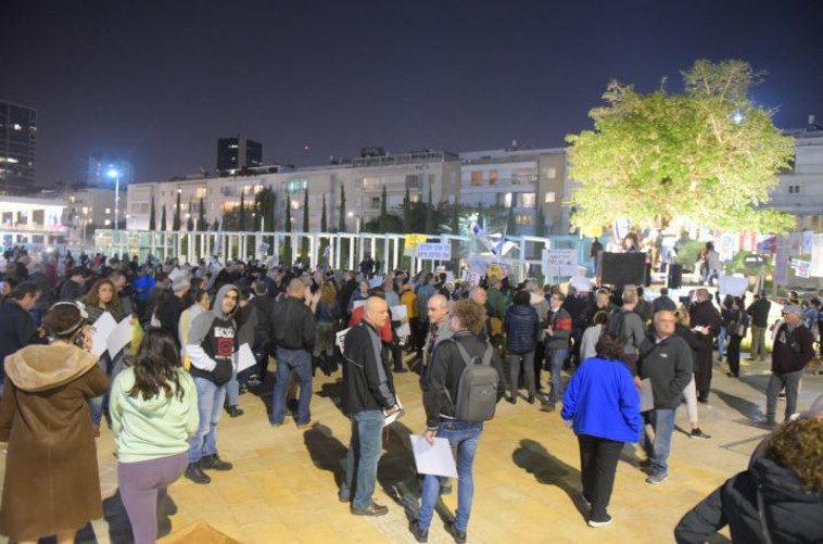 ההפגנה בת"א הערב. צילום: אבשלום ששוני ההפגנה בת"א הערב. צילום: אבשלום ששוני