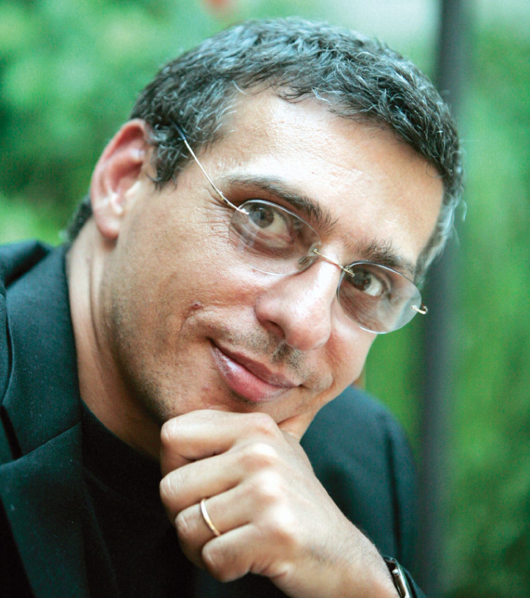 מיראבאסי. Nirmal primo piano מיראבאסי. Nirmal primo piano