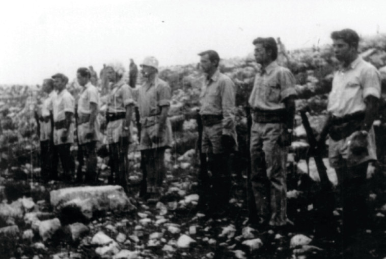 לווית הרוגי השיירה. צילום: ארכיון הפלמ&quot;ח