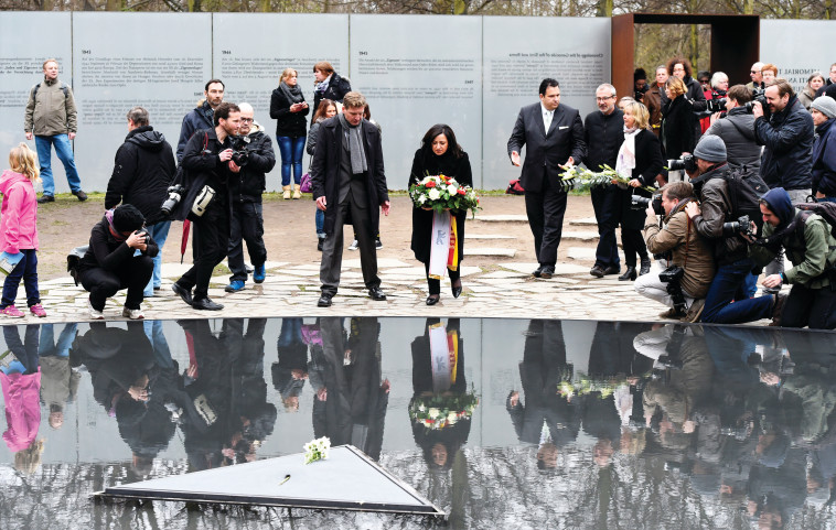 האנדרטה לזכר רצח העם הצועני בברלין. צילום: איי.אף.פי