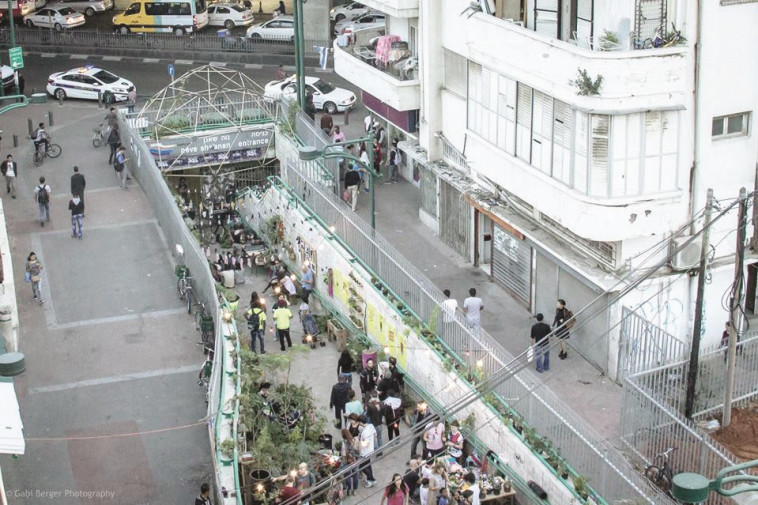 ט&quot;ו בשבט בתחנה המרכזית בת&quot;א. צילום: יח&quot;צ