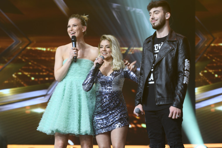 בר רפאלי החווירה, ושירי מימון זהרה. צילום: אבשלום ששוני