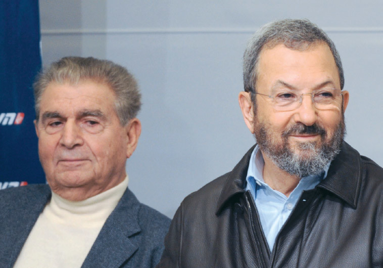 מיכאל בר-זוהר עם אהוד ברק. צילום: אבשלום ששוני