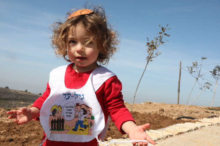 אחד הילדים הקרוי על שמו של גיל-עד. צילום: מירי צחי