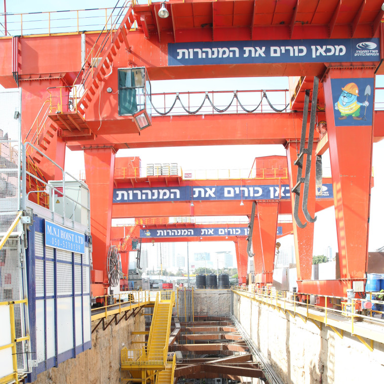 עבודות הרכבת הקלה. צילום: אלוני מור