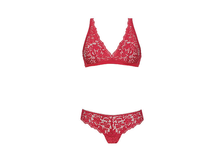 חזייה ותחתונים של DKNY בג'ק קובה. צילום: יח&quot;צ 