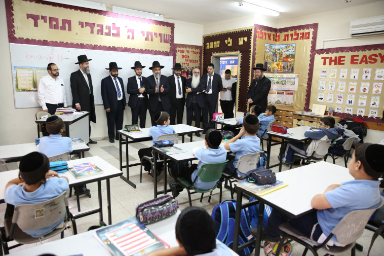 &quot;כשהתקבלנו לרשת הכריחו אותנו לשלם&quot;. צילום: יעקב כהן, פלאש 90 