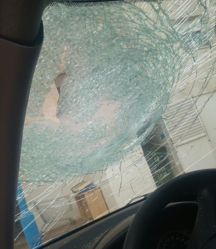 השמשה המנופצת. צילום: באדיבות המשפחה