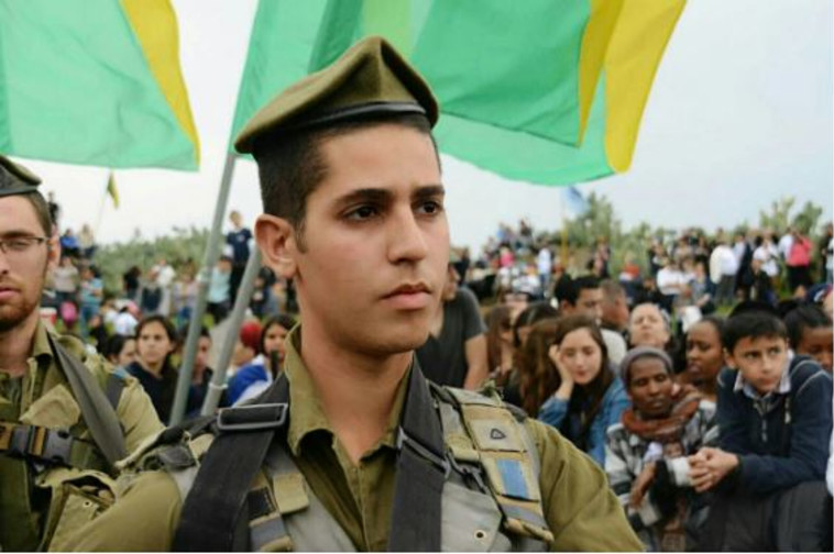 סמל ראשון בר יעקוביאן שנהרג בתאונת הדרכים בכביש 6. צילום: דובר צה"ל סמל ראשון בר יעקוביאן שנהרג בתאונת הדרכים בכביש 6. צילום: דובר צה"ל