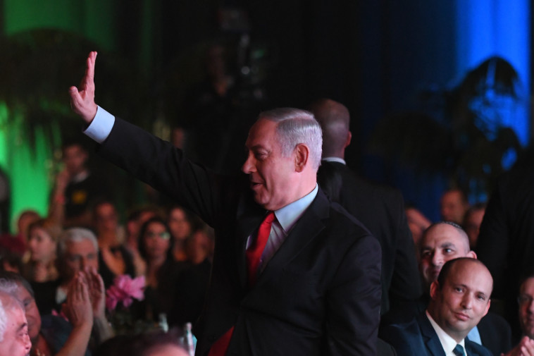 בנימין נתניהו, משדר עסקים כרגיל. צילום: אבשלום ששוני