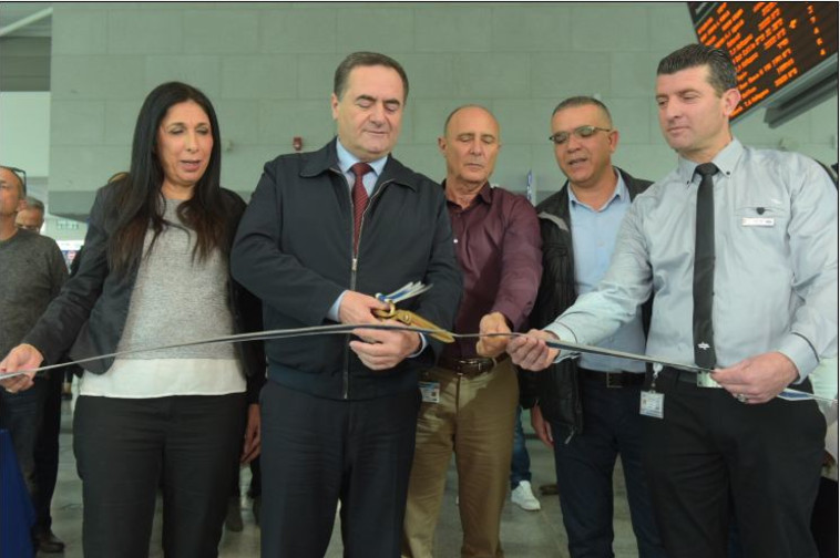 ישראל כ&quot;ץ בטקס פתיחת המסוף החדש בתחנת סבידור. צילום: אבשלום ששוני