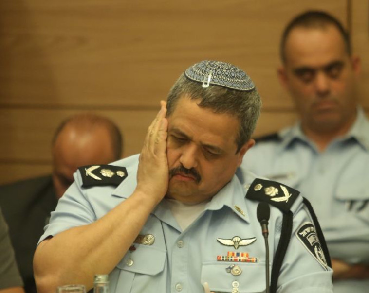 רק עושה את עבודתו. אלשיך. צילום: מרק ישראל סלם 