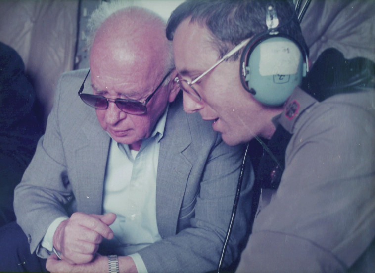 חפץ עם רבין. צילום: יעקב סער, לע&quot;מ