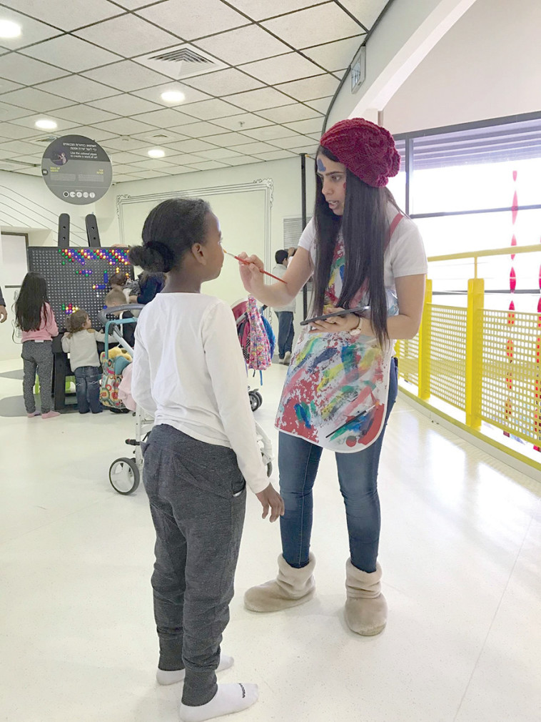 פורים, לנדע. קקטוס אולפני צילום 