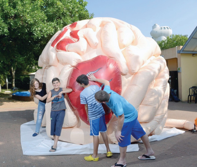 פורים ברחובות. צלם : איתי בלסון 