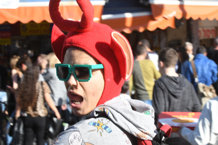 חוגגים פורים. צילום: אבשלום ששוני