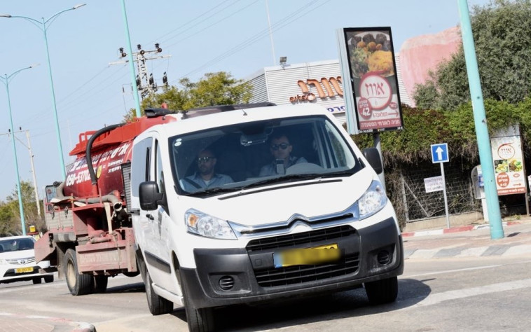 שרה נתניהו מגיעה למשרדי להב 433. צילום: אבשלום ששוני