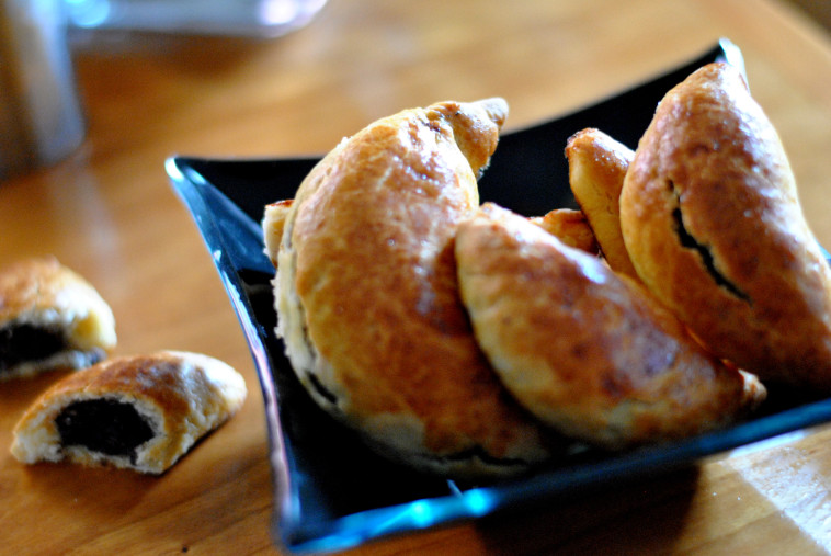 סהרוני שמרים במלית פרג. צילום: פסקל פרץ רובין