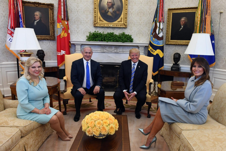 בנימין נתניהו, שרה נתניהו, דונלד טראמפ ומלניה טראמפ. צילום: חיים צח, לע"מ בנימין נתניהו, שרה נתניהו, דונלד טראמפ ומלניה טראמפ. צילום: חיים צח, לע"מ