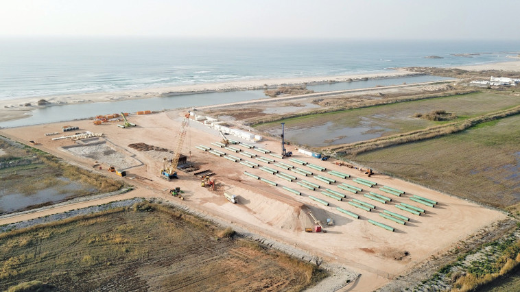 עבודות תשתית מול חוף דור. צילום: מטה המאבק