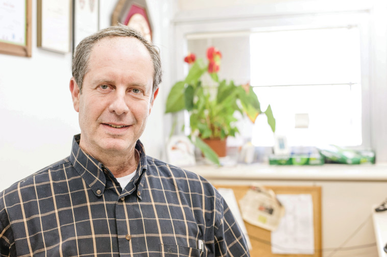 אופיר פינס. &quot;זה בסך הכל פול של קולות&quot;. צילום: אסף קליגר