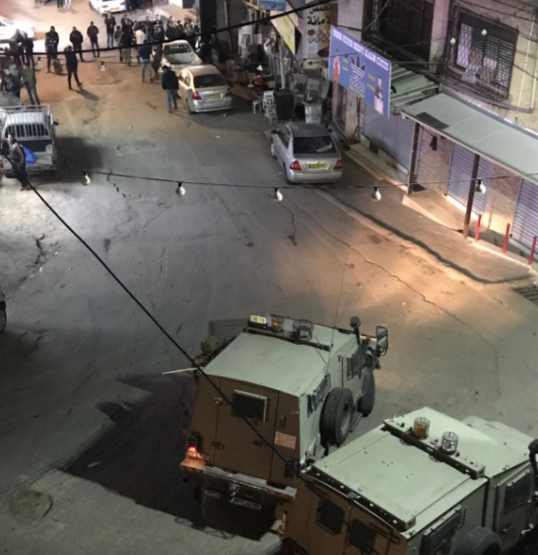 כוחות הביטחון פושטים הערב על בית המחבל. צילום: דובר צה&quot;ל