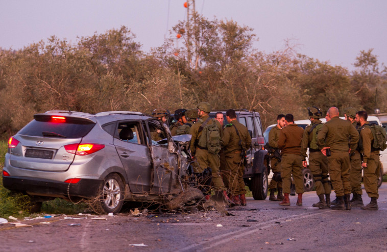 זירת הפיגוע בשומרון. צילום: מאיר ועקנין, פלאש 90 זירת הפיגוע בשומרון. צילום: מאיר ועקנין, פלאש 90