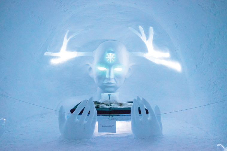 פסל ענק של מלכה. חדר &quot;מלכת הצפון&quot;. צילום: ניר קידר