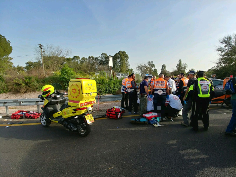 תאונה קשה בסמוך לצומת מחניים. צילום: דוברות מד&quot;א