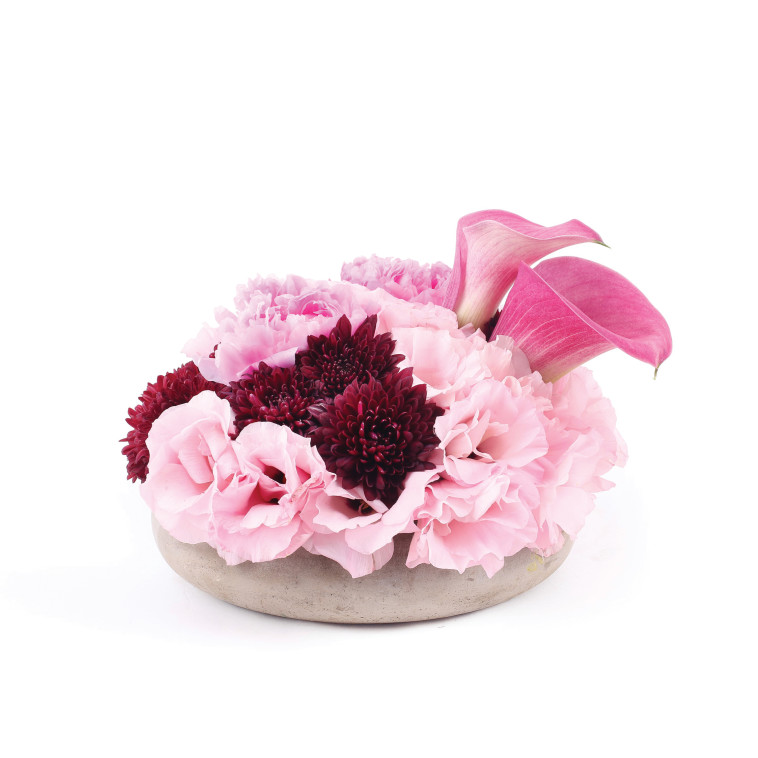 סנטר פיס עם פיוניות ורודות, זר פור יו. צילום: רונן מנגן