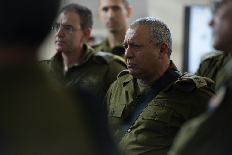 איזנקוט. עכשיו לך תהיה רמטכ"ל במציאות הזו. צילום: דובר צה"ל איזנקוט. עכשיו לך תהיה רמטכ"ל במציאות הזו. צילום: דובר צה"ל