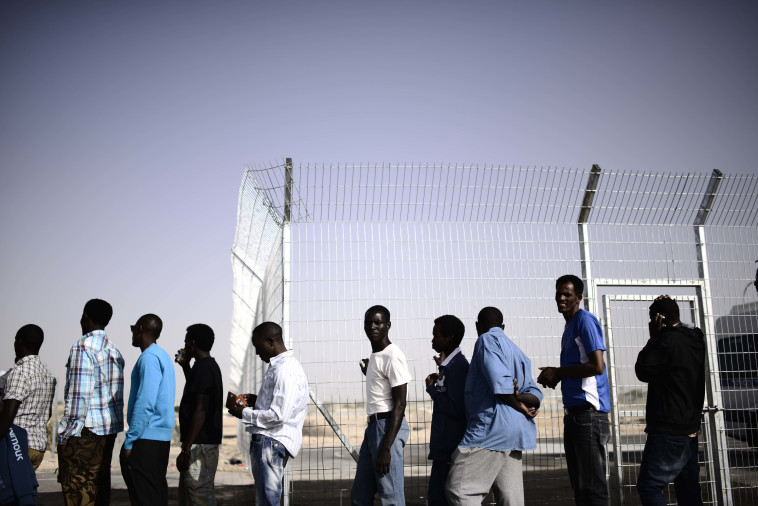 אנחנו חיים בפתחו של הר געש פעיל. מסתננים. צילום: תומר נויברג, פלאש 90 