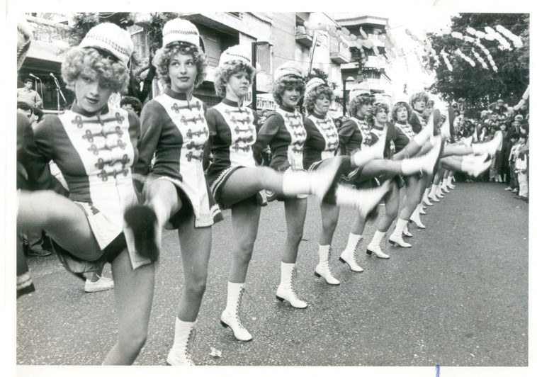 חגיגות עצמאות שנת 1983.  צילום: ראובן קסטרו