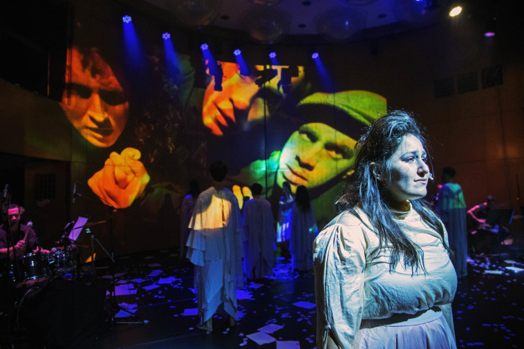 &quot;אפר ואבק&quot;: מופע תיאטרלי-מוזיקלי. באדיבות בית צבי 