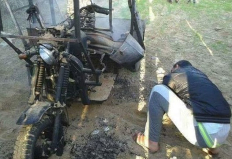 הריקשה שעלתה באש ליד רפיח. צילום: רשתות ערביות