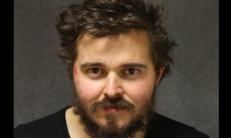 שדד בנק ופיזר כסף מחוץ ביתה של טיילור סוויפט. ברוס ראולי