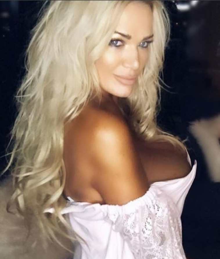 יש לה תכניות גדולות לזכייה. ג'ינה סטיוארט